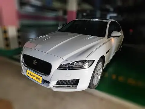 Jaguar XFL 2019