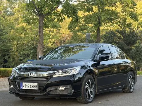 Honda Accord 2016 — фото 1