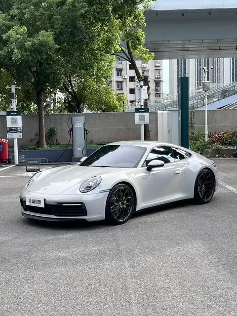 Porsche 911 2023