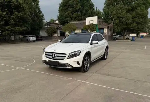 Mercedes-Benz GLA 2015