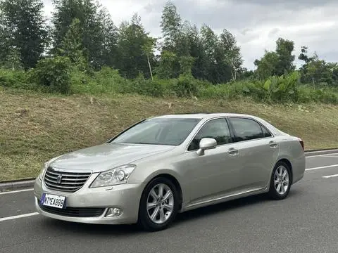 Toyota Crown 2010