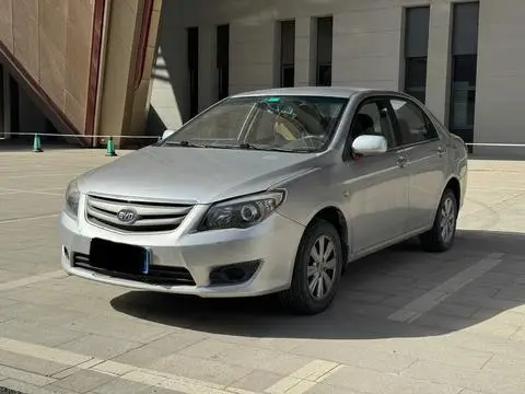 BYD L3 2015