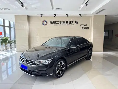 Volkswagen Magotan 2025
