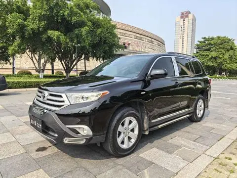 Toyota Highlander 2012 — фото 1