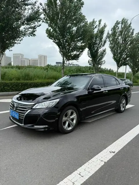 Toyota Crown 2017