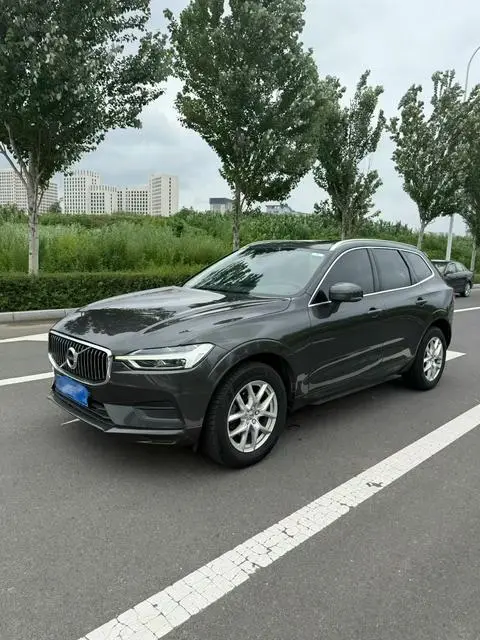 Volvo XC60 2018 — фото 1