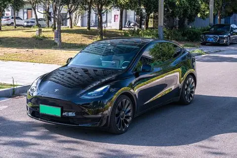 Tesla Model Y 2023 — фото 1