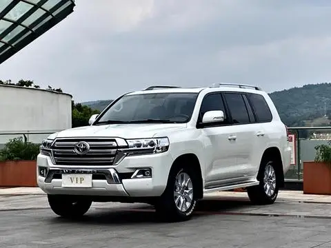 Toyota 兰德酷路泽 2018 — фото 1