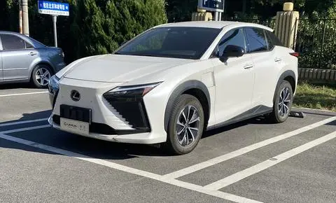 Lexus RZ 2023