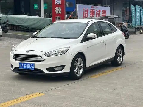 Ford Focus 2015 — фото 1