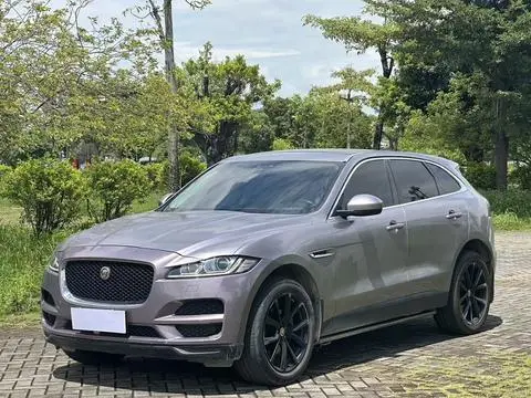 Jaguar F-PACE 2020