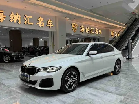 BMW 5 Series 2021 — фото 1