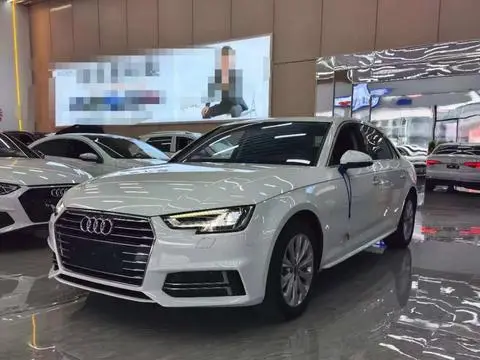 Audi A4L 2019 — фото 1