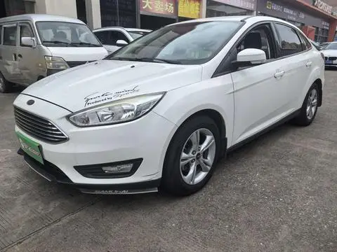 Ford Focus 2015 — фото 1