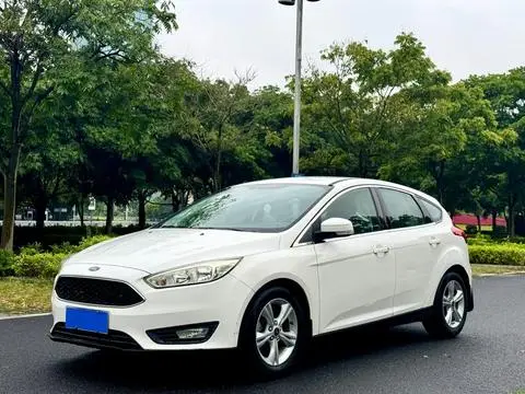 Ford Focus 2015 — фото 1