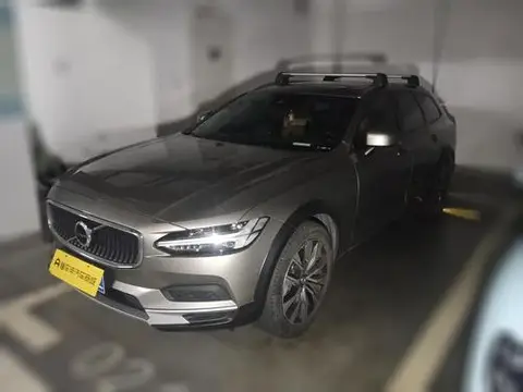 Volvo V90 2022