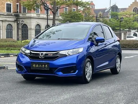 Honda Fit 2018 — фото 1