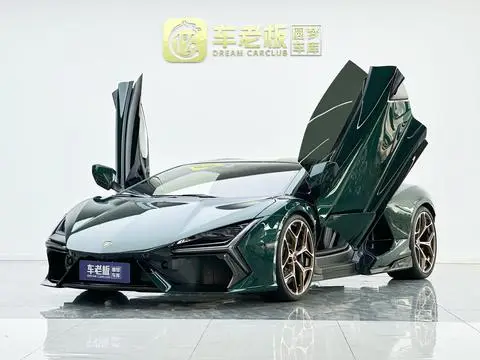 Lamborghini Revuelto 2023