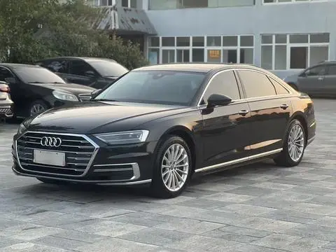 Audi A8 2019 — фото 1