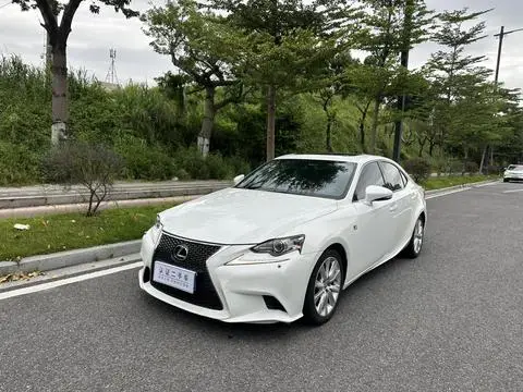 Lexus IS 2013