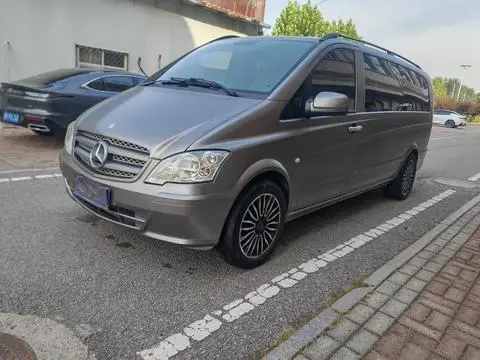 Mercedes-Benz 威霆 2013