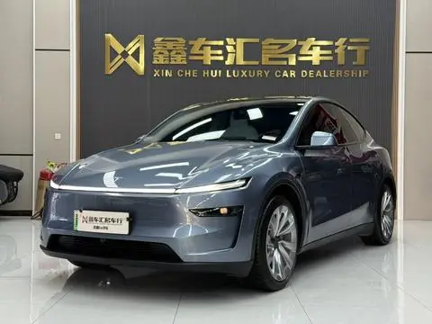 Tesla Model Y 2025