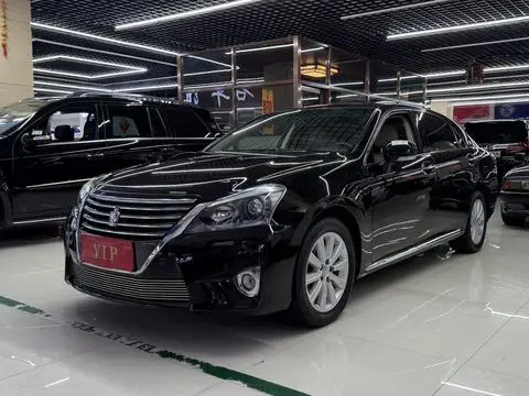 Toyota Crown 2012