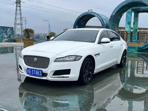 Jaguar XFL 2018 — фото 1