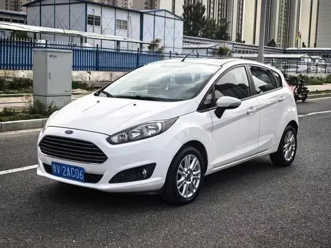 Ford 嘉年华 2013
