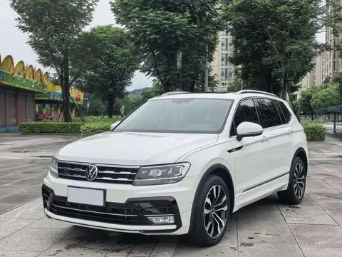 Volkswagen Tiguan L 2021 — фото 1