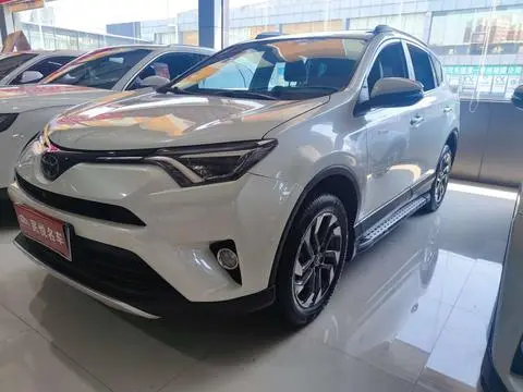 Toyota RAV4 2018 — фото 1