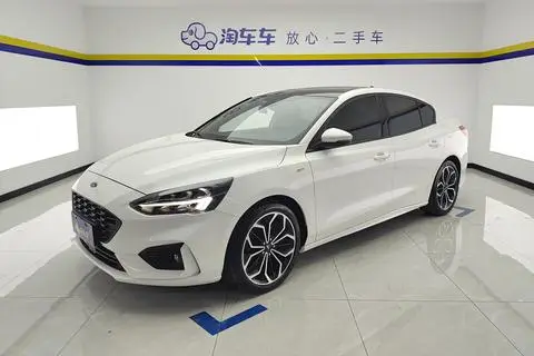 Ford Focus 2021 — фото 1