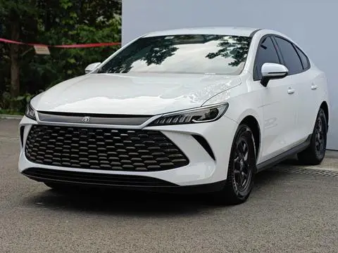 BYD 秦PLUS DM 2025 — фото 1