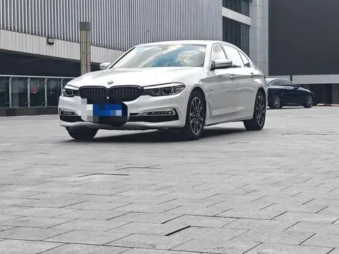 BMW 5 Series 2018 — фото 1
