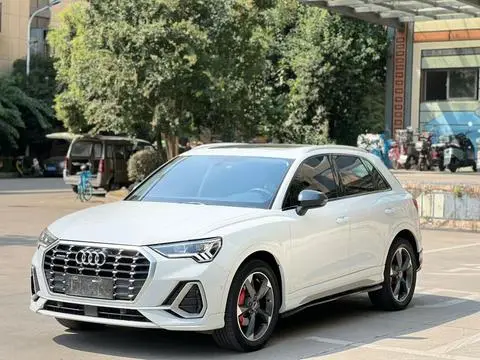 Audi Q3 2023 — фото 1