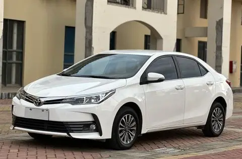 Toyota Corolla 2017 — фото 1