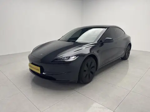 Tesla Model 3 2025
