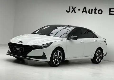 Hyundai Elantra 2022