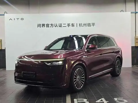 AITO M8 2025