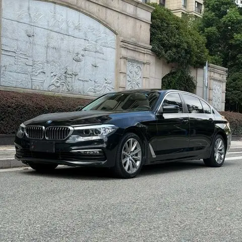 BMW 5 Series 2018 — фото 1
