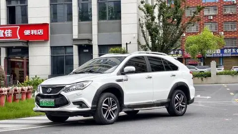BYD Tang DM 2015
