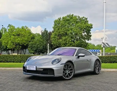 Porsche 911 2025