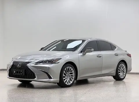 Lexus ES 2020