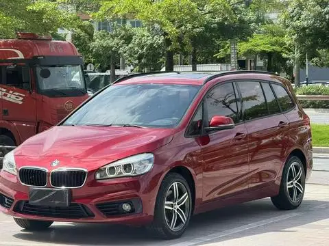 BMW 2 Series 多功能旅行车 2015