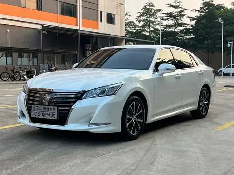 Toyota Crown 2018