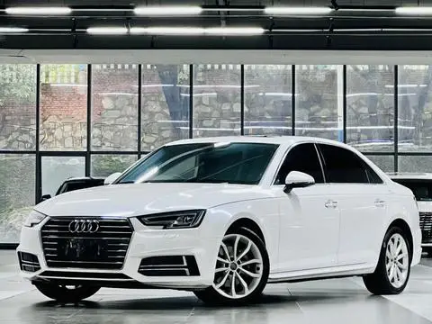 Audi A4L 2019 — фото 1