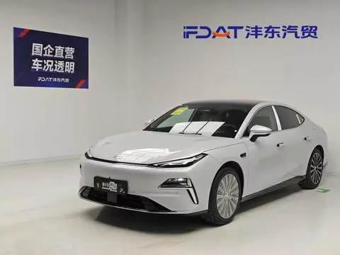 Geely 星耀8 PHEV 2025