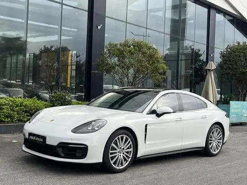 Porsche Panamera 2023