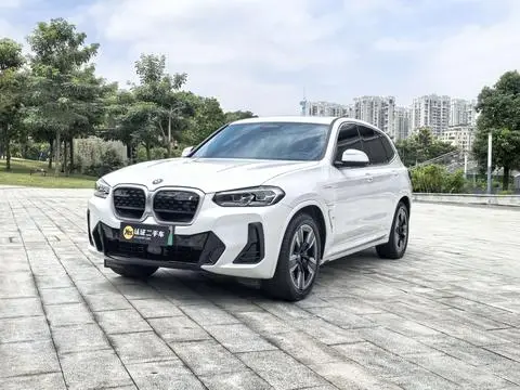 BMW iX3 2024