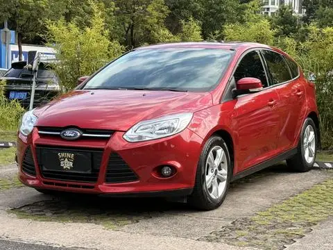 Ford Focus 2012 — фото 1
